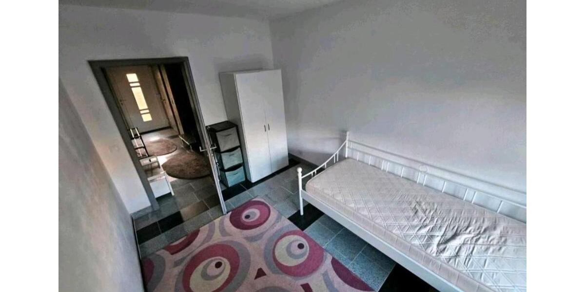 Wohnen auf Zeit Edenkoben - 4 Zimmer, 105 m&sup2;, 350&euro; | Angebot:26250274