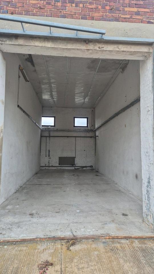 Lagerhalle Garage