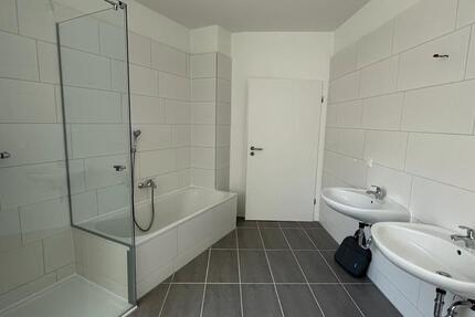 Wohnung Weiden in der Oberpfalz - 4 Zimmer, 90 m&sup2;, 670&euro; | Angebot:25414318