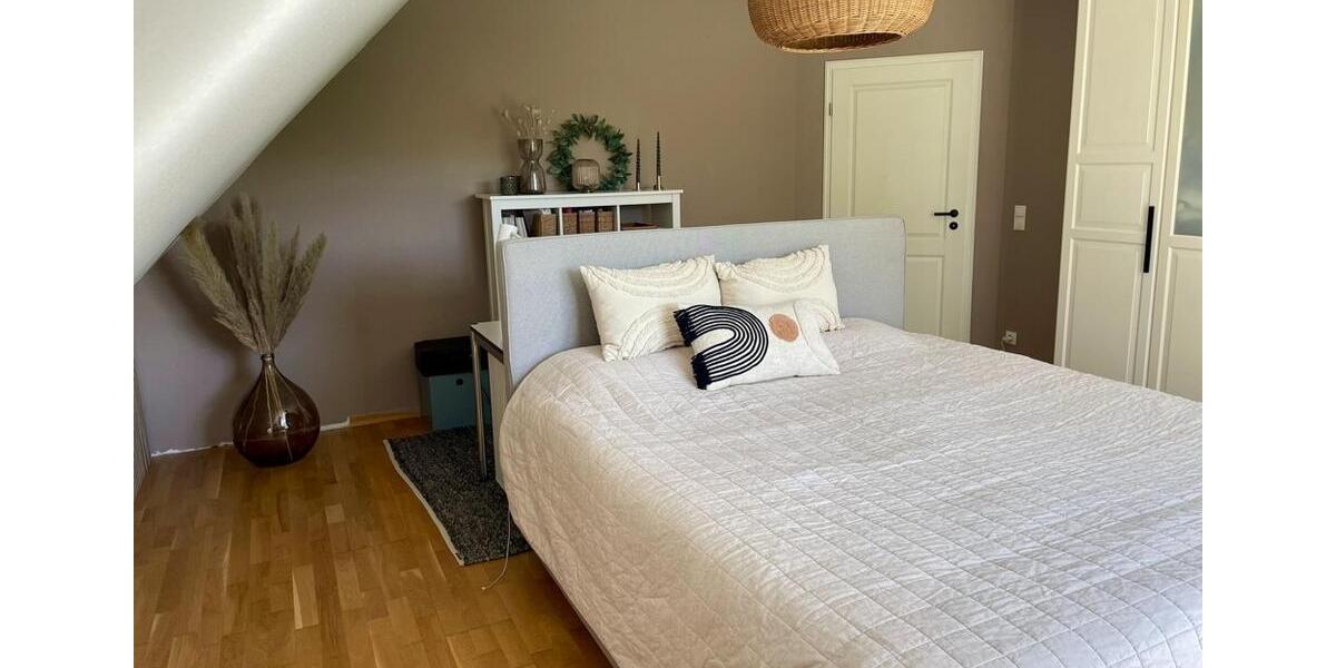 Einfamilienhaus Molfsee - 8 Zimmer, 250 m&sup2;, 3.300&euro; | Angebot:26490111