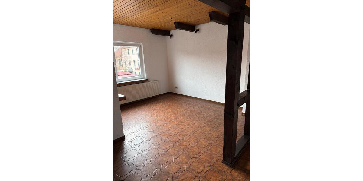 Einfamilienhaus Poppenhausen - 7 Zimmer, 215 m&sup2;, 1.890&euro; | Angebot:26052533