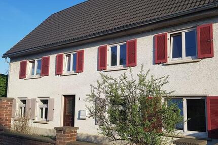 Haus Hüttisheim - 2 Zimmer, 220 m&sup2;, 1.700&euro; | Angebot:26606226