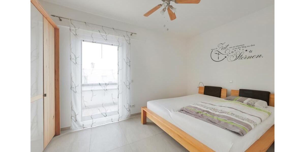 Einfamilienhaus Bad Krozingen - 4 Zimmer, 125 m&sup2;, 1.880&euro; | Angebot:24810677