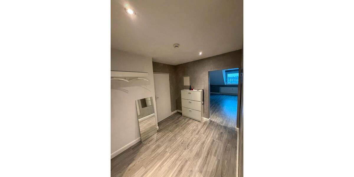 Dachgeschoßwohnung Schweinfurt Haardt - 3.5 Zimmer, 89 m&sup2;, 1.100&euro; | Angebot:26110048