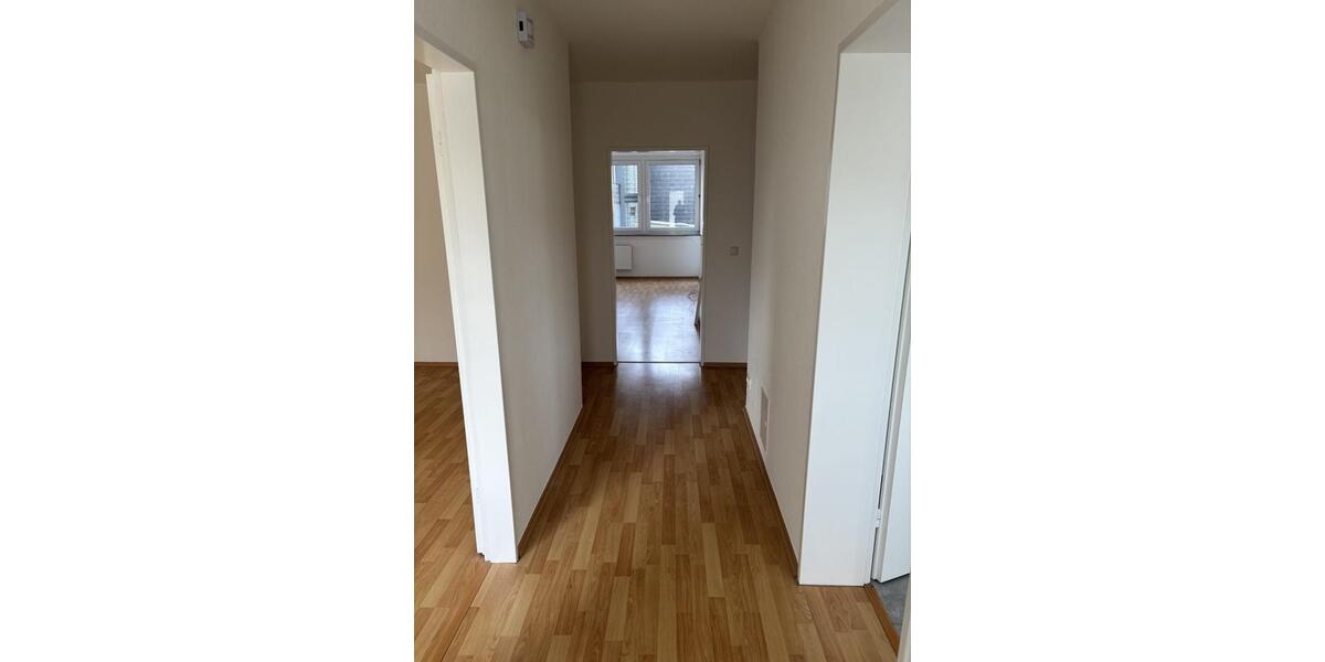 Großzügige 3 Zi.-Wohnung mit Balkon und Aufzug 3 zimmer