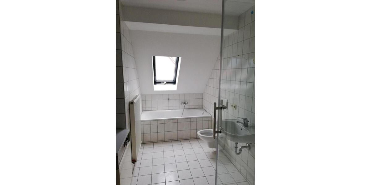 Dachgeschoßwohnung Ilshofen - 3.5 Zimmer, 79 m&sup2;, 780&euro; | Angebot:26702473