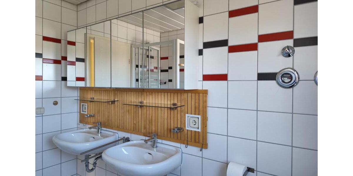 Dachgeschoßwohnung Neuenbürg - 3.5 Zimmer, 85 m&sup2;, 1.230&euro; | Angebot:26050720