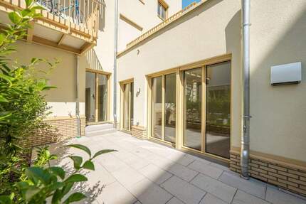 AIGNER - Erstbezug - 4-Zimmer-Erdgeschosswohnung mit sonniger Terrasse im St.-Benno-Viertel 4 zimmer