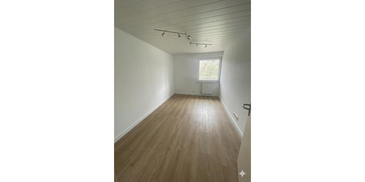 Etagenwohnung Pfullingen - 3 Zimmer, 90 m&sup2;, 1.050&euro; | Angebot:26042451