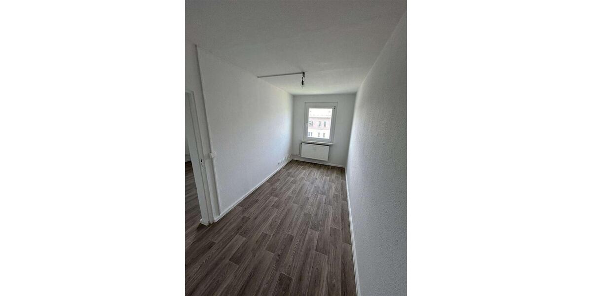 Etagenwohnung Markneukirchen - 4 Zimmer, 79 m&sup2;, 343&euro; | Angebot:24213849