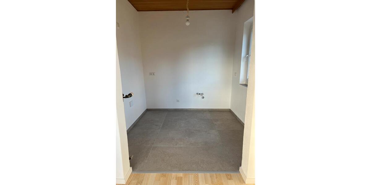 Einfamilienhaus Schwandorf - 3 Zimmer, 90 m&sup2;, 850&euro; | Angebot:24855306
