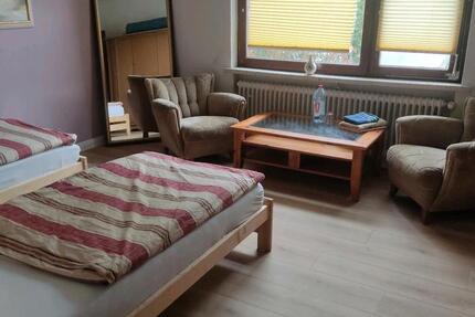 möbeliertes wohnen zimmer