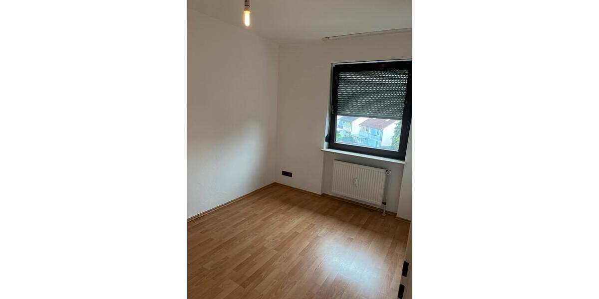 Etagenwohnung Nußloch - 4 Zimmer, 90 m&sup2;, 1.600&euro; | Angebot:26022103