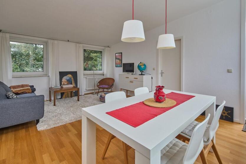 Voll Möblierte 2 Zi KDBad Balkon HH-RISSEN 1.490 € inkl. 01.10.