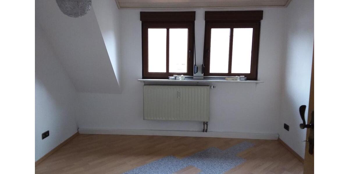 Dachgeschoßwohnung Bechhofen - 4 Zimmer, 114 m&sup2;, 700&euro; | Angebot:25978856
