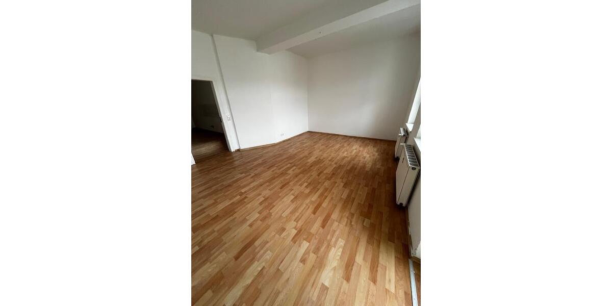 Etagenwohnung Weißenfels - 3 Zimmer, 81 m&sup2;, 486&euro; | Angebot:26051008