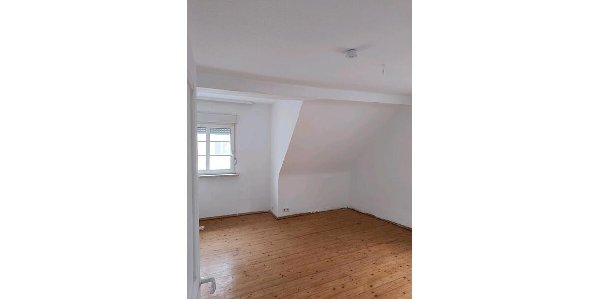 Einfamilienhaus Blieskastel - 6 Zimmer, 140 m&sup2;, 1.500&euro; | Angebot:25852795