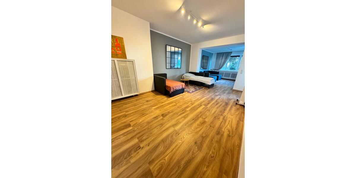 Erdgeschoßwohnung Duisburg Mittelmeiderich - 4 Zimmer, 99 m&sup2;, 1.100&euro; | Angebot:25180608