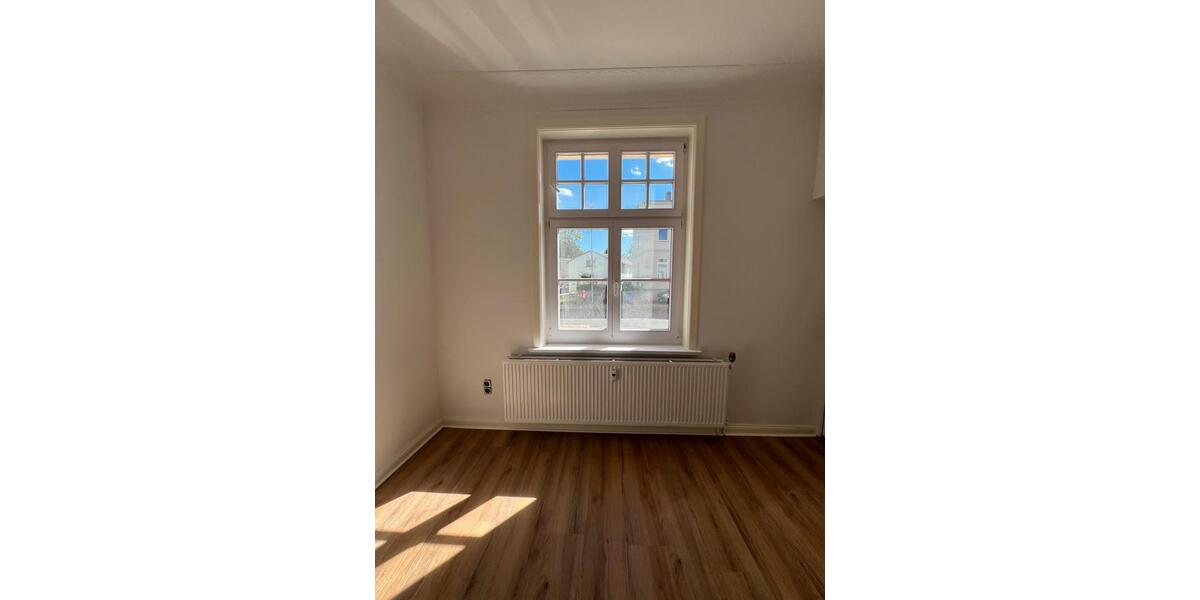 Etagenwohnung Güstrow - 4 Zimmer, 100 m&sup2;, 1.000&euro; | Angebot:25850147