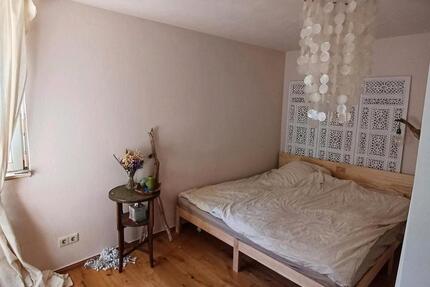 Wohnen auf Zeit Freiburg im Breisgau Ebnet - 1.5 Zimmer, 45 m&sup2;, 900&euro; | Angebot:26553479