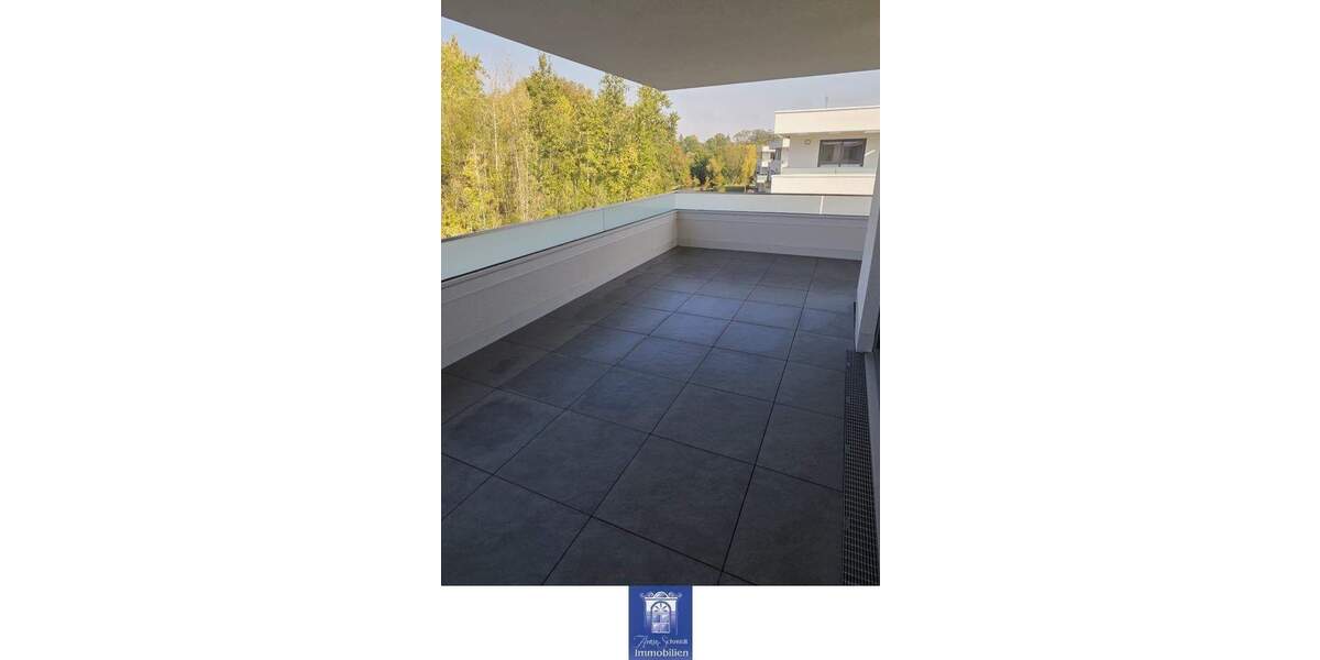 Etagenwohnung Döbeln - 2 Zimmer, 105 m&sup2;, 1.214&euro; | Angebot:25708998