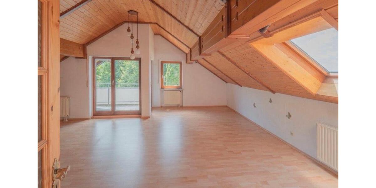 Dachgeschoßwohnung Sulz am Neckar - 3 Zimmer, 86 m&sup2;, 850&euro; | Angebot:24952153