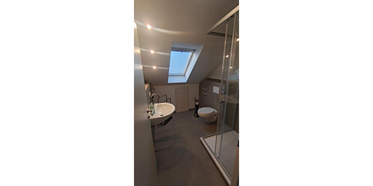 Dachgeschoßwohnung Troisdorf Altenrath - 2.5 Zimmer, 93 m&sup2;, 880&euro; | Angebot:25962569