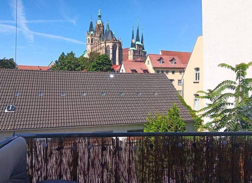 Helle DreiraumWohnung mit Domblick