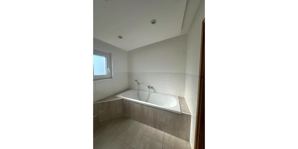 Dachgeschoßwohnung Arnstadt - 3 Zimmer, 80 m&sup2;, 850&euro; | Angebot:26549036