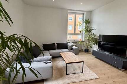 Wohnung Rosenheim Innenstadt - 3 Zimmer, 100 m&sup2;, 1.250&euro; | Angebot:26169108