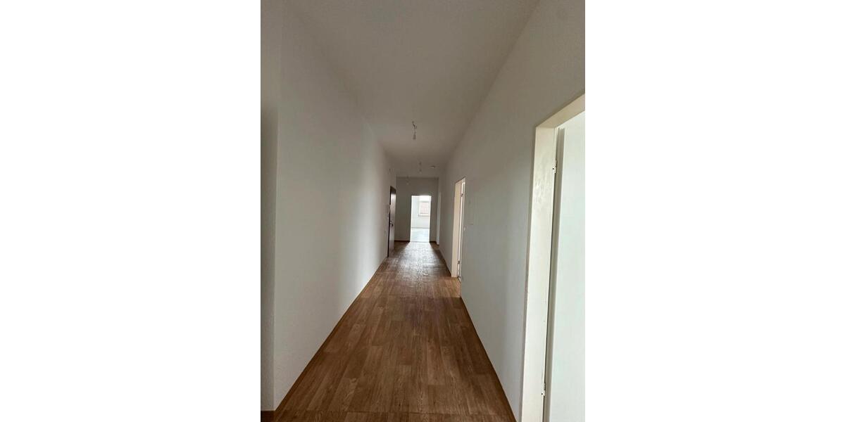 Dachgeschoßwohnung Nürnberg Rabus - 3.5 Zimmer, 81 m&sup2;, 1.175&euro; | Angebot:25334661