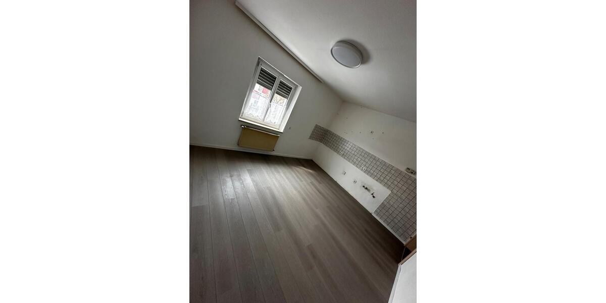 Etagenwohnung Weiden in der Oberpfalz - 3 Zimmer, 85 m&sup2;, 900&euro; | Angebot:26563227