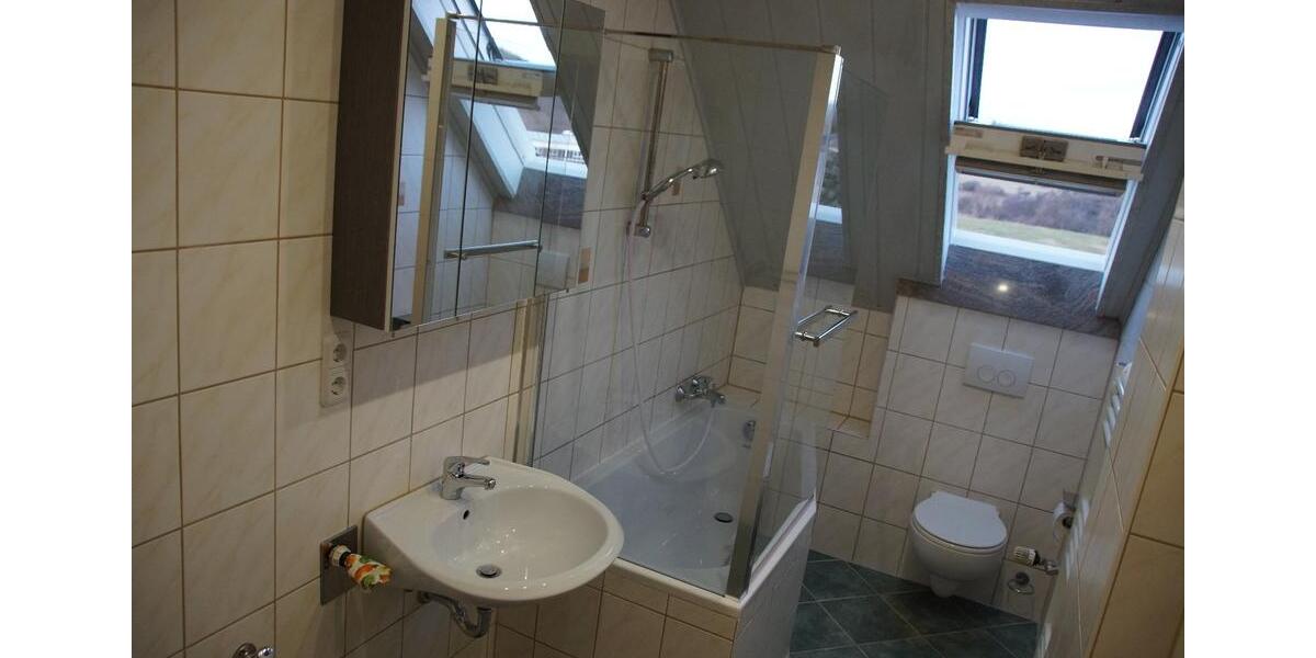 Dachgeschoßwohnung Kyffhäuserland - 3 Zimmer, 66 m&sup2;, 380&euro; | Angebot:26321993