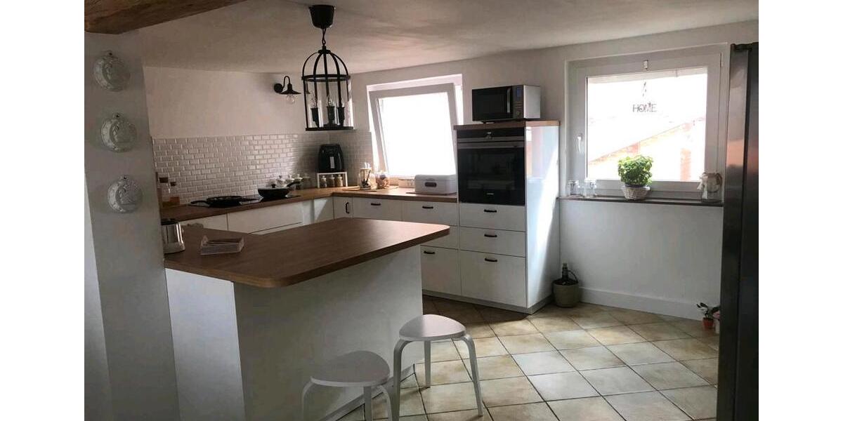 Vermiete schöne große und gepflegte Wohnung 6 zimmer