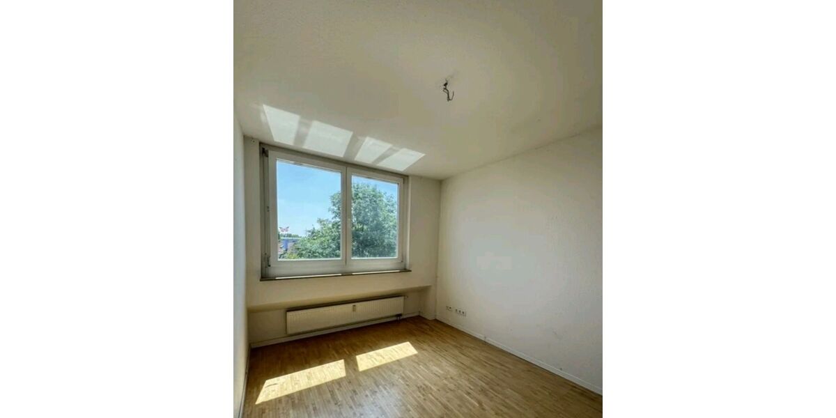 4- Zimmer DG Wohnung mit Südbalkon befristete Vermietung 18 Monate - Appartement Kornwestheim | Angebot:26838292
