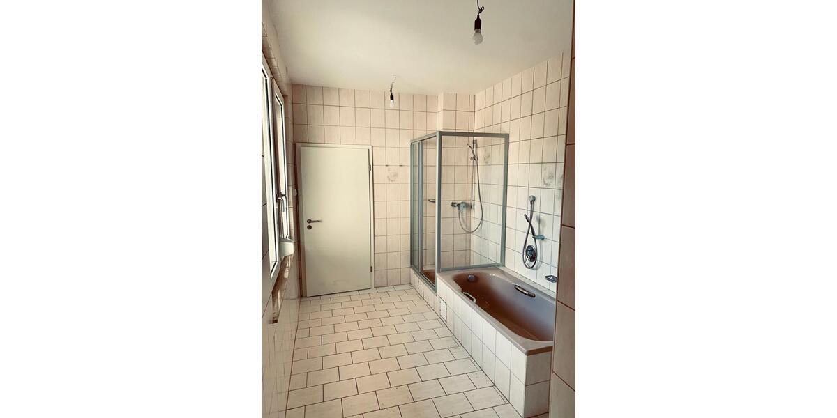 Einfamilienhaus Wallertheim - 8 Zimmer, 216 m&sup2;, 1.790&euro; | Angebot:25843115