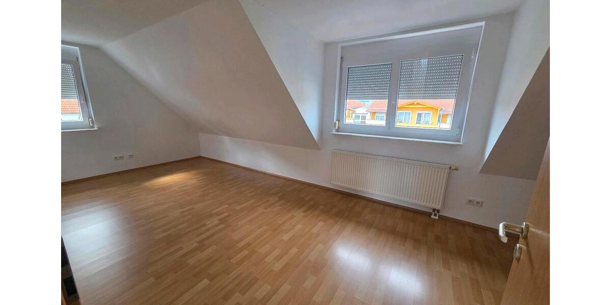 Maisonettenwohnung Brackenheim - 4 Zimmer, 121 m&sup2;, 1.520&euro; | Angebot:26567975