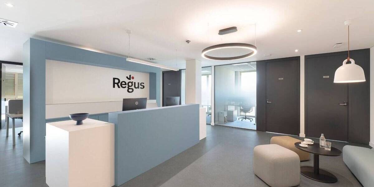 Unbegrenzter Zugang zu Arbeitsplätzen in Regus Constantia Blue zimmer