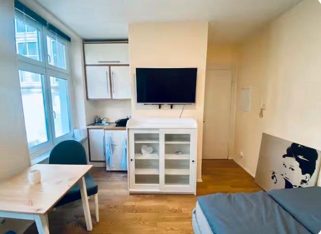 Wohnen auf Zeit Düsseldorf Pempelfort - 1 Zimmer, 20 m&sup2;, 600&euro; | Angebot:26230467