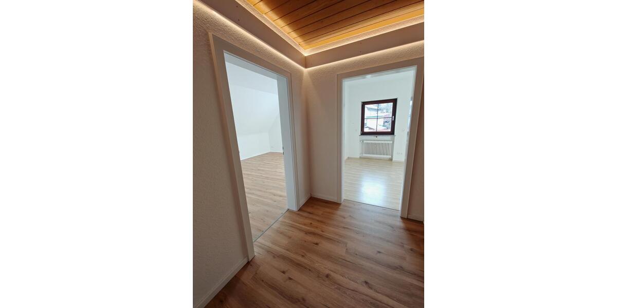 Hochwertige frisch renovierte 3-Zimmer-Wohnung - traumhaft hell 3 zimmer