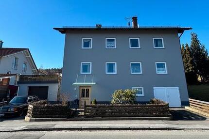 Haus Viechtach - 10 Zimmer, 170 m&sup2;, 1.700&euro; | Angebot:25897960