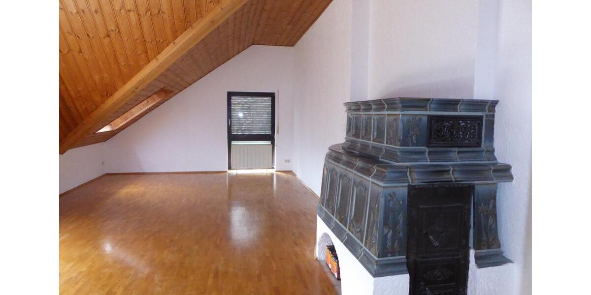 Dachgeschoßwohnung Mainz Laubenheim - 3 Zimmer, 100 m&sup2;, 1.300&euro; | Angebot:25619947