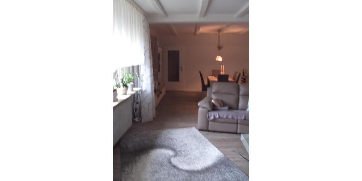 Erdgeschoßwohnung Wöllstadt - 3 Zimmer, 100 m&sup2;, 1.000&euro; | Angebot:25571721