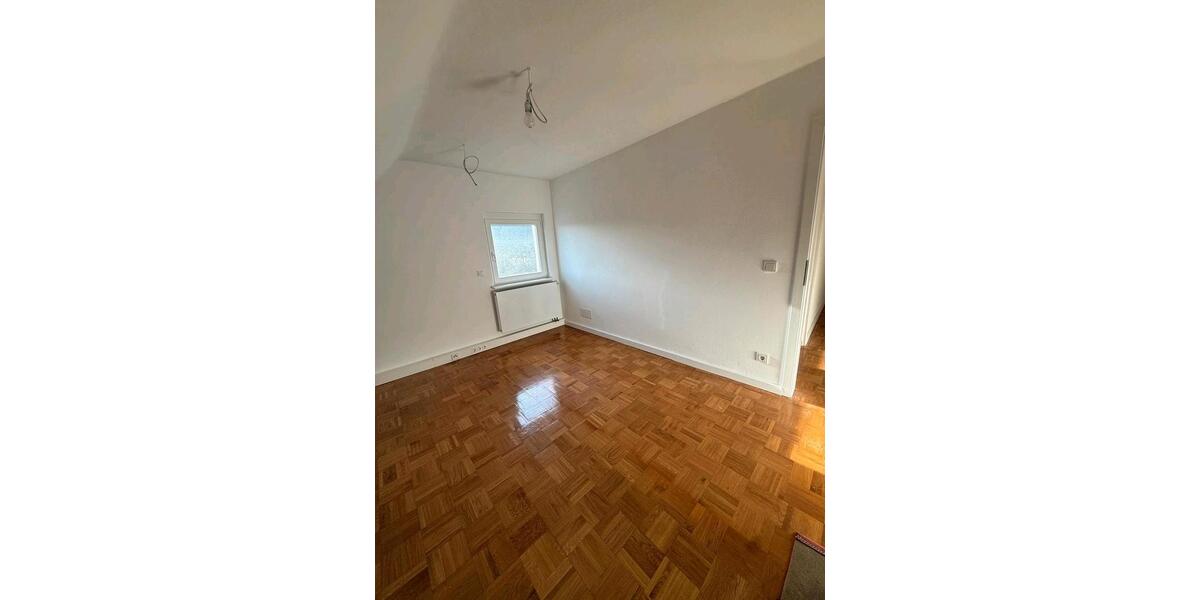 Einfamilienhaus Walldürn - 5 Zimmer, 100 m&sup2;, 1.100&euro; | Angebot:24741456