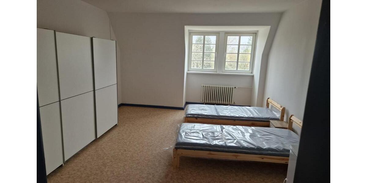 Wohnen auf Zeit Edewecht - 18 Zimmer, 750 m&sup2;, 500&euro; | Angebot:21129371