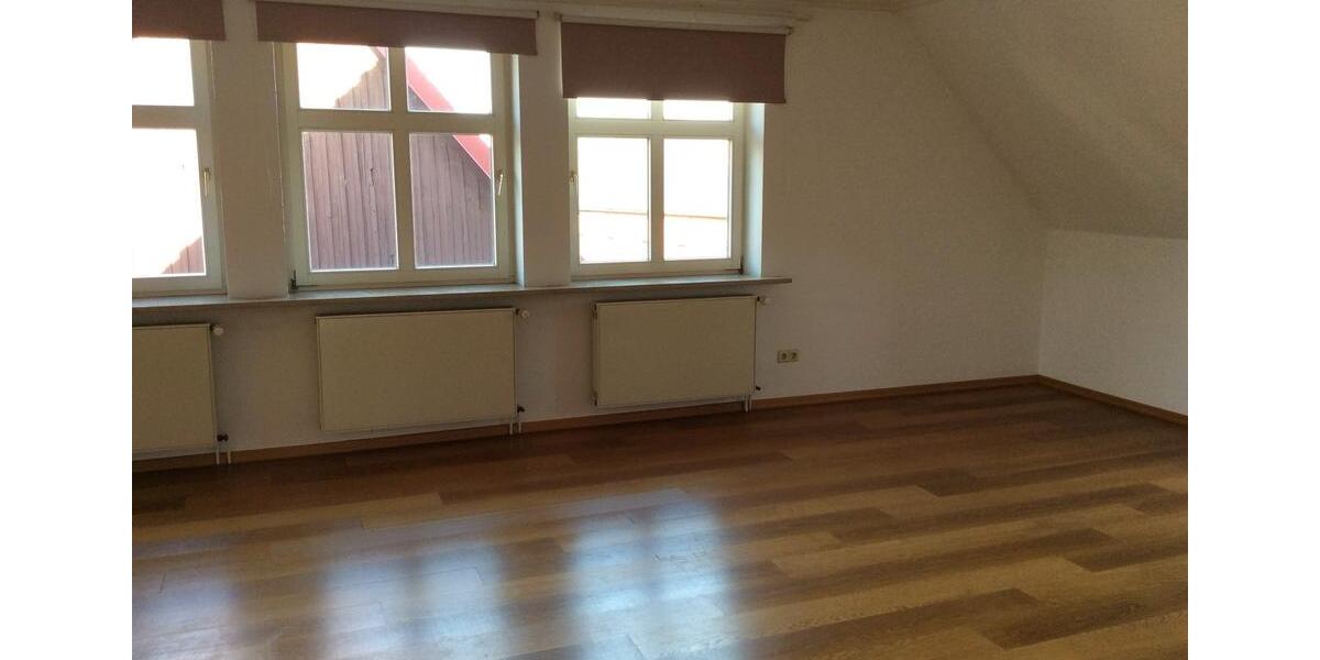Etagenwohnung Diesdorf - 4 Zimmer, 136 m&sup2;, 690&euro; | Angebot:24487759
