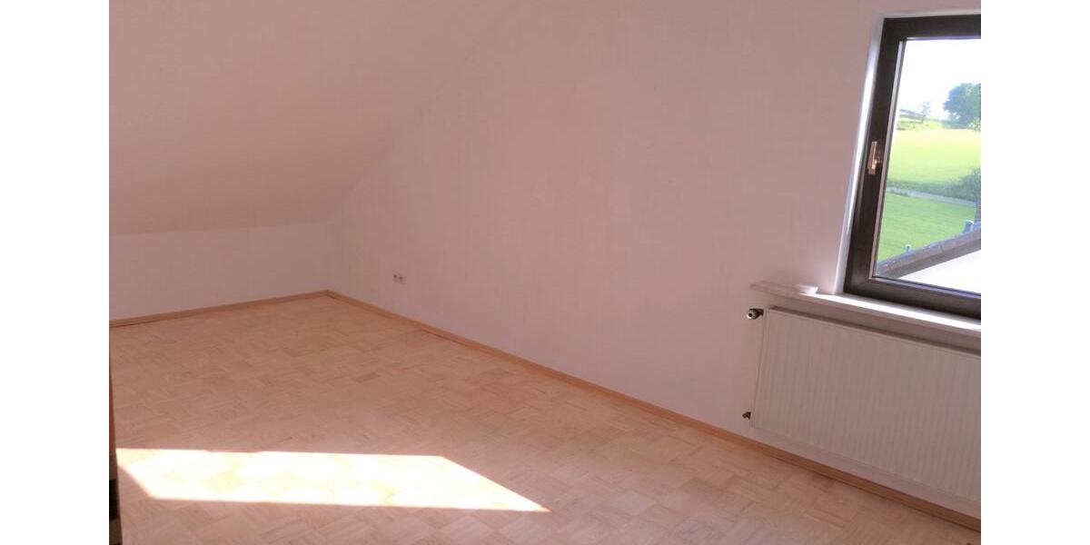 Dachgeschoßwohnung Schlüchtern - 4 Zimmer, 125 m&sup2;, 950&euro; | Angebot:26620839