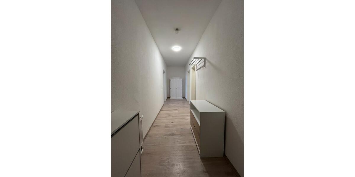 Etagenwohnung Neuhaus am Rennweg - 3 Zimmer, 78 m&sup2;, 890&euro; | Angebot:24727404