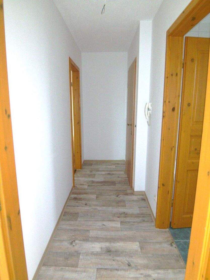 Moderne 3-Raum-DG-Wohnung mit Garage und gemeinschaftlichen Grundstück bei Bautzen 3 zimmer