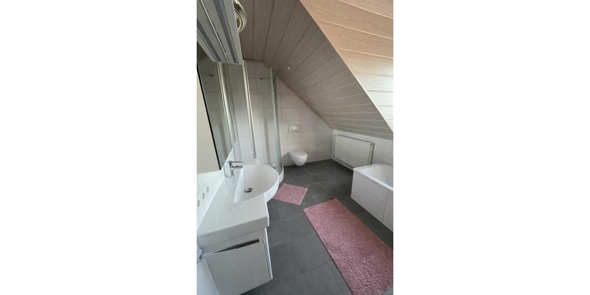 Pfreimd 107 m2 Wohnung im 1.OG mit Balkon, Keller, Garage, 4 zimmer